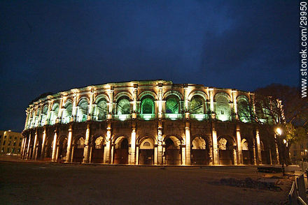Anfiteatro de Nimes de la época romana. Arena de Nîmes. Boulevard des Arènes. - Región de Languedoc-Rousillon - FRANCIA. Foto No. 29950