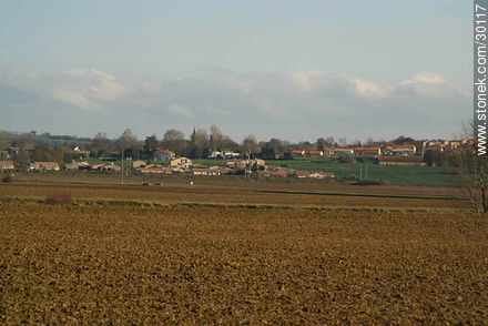 Vista desde la autopista A61 (L'Autoroute des Deux Mers). Región Mediodía Pirineos (Midi-Pyrénées) - Región de Midi-Pyrénées - FRANCIA. Foto No. 30117