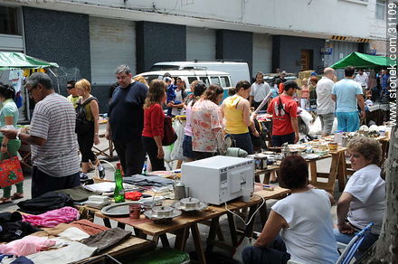 Tristan Narvaja market fair. - Department of Montevideo - URUGUAY. Photo #31109