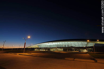 Frente del nuevo aeropuerto internacional de Carrasco - Departamento de Canelones - URUGUAY. Foto No. 33263