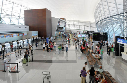 Segundo piso del aeropuerto internacional de Carrasco - Departamento de Canelones - URUGUAY. Foto No. 33596