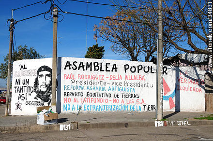 Muro de la ciudad de Mercedes - Departamento de Soriano - URUGUAY. Foto No. 34831