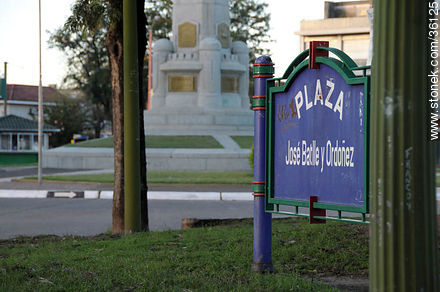 José Batlle y Ordóñez square - Artigas - URUGUAY. Photo #36125