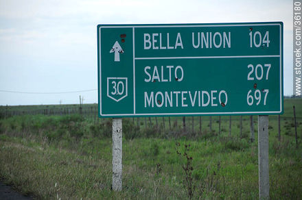 Routes to Salto and Montevideo from Artigas - Artigas - URUGUAY. Photo #36180