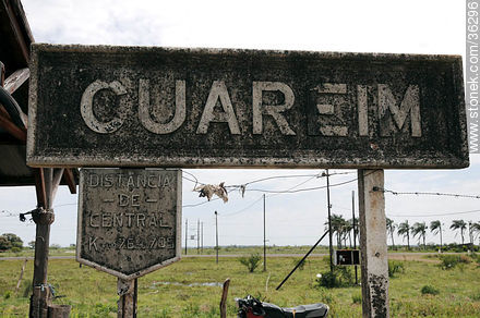 Antigua estación Cuareim - Departamento de Artigas - URUGUAY. Foto No. 36296