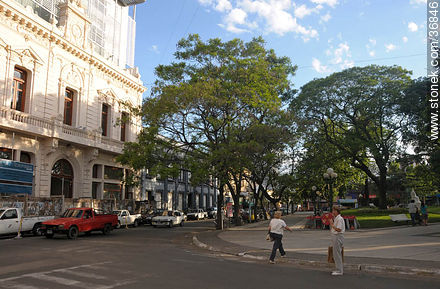 25 de Mayo square - Province of Entre Ríos - ARGENTINA. Photo #36846