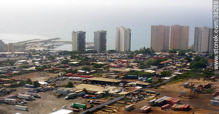 Ciudad de La Guaira desde el aire - Venezuela - Otros AMÉRICA del SUR. Foto No. 38289