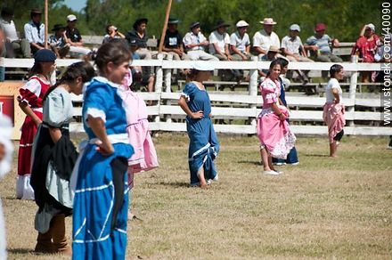 Bride's horse race.  - Tacuarembo - URUGUAY. Photo #40090