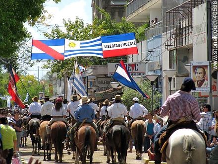 Desfile de la Patria Gaucha - Departamento de Tacuarembó - URUGUAY. Foto No. 40588