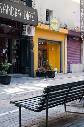 Bacacay pedestrian street - Department of Montevideo - URUGUAY. Photo #40847