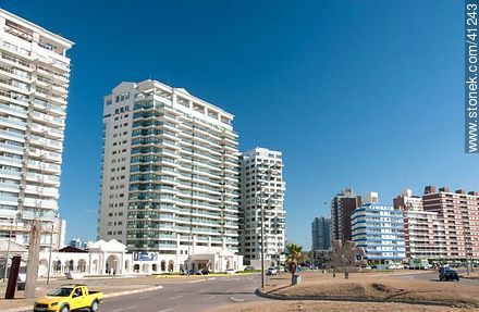 Rambla de Playa Brava - Punta del Este y balnearios cercanos - URUGUAY. Foto No. 41243