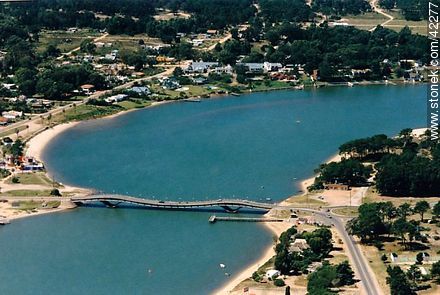 Puente de La Barra sobre el arroyo Maldonado en 1994. - Punta del Este y balnearios cercanos - URUGUAY. Foto No. 42277