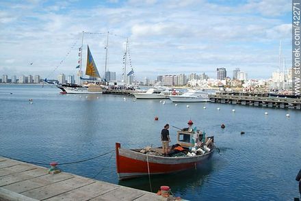 Fishing boat. Training ship Capitán Miranda in Puerto de Punta del Este - Punta del Este and its near resorts - URUGUAY. Photo #42271