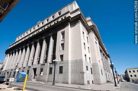 Banco de la República. Piedras street. - Department of Montevideo - URUGUAY. Photo #42538