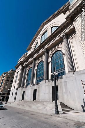 Banco República. Calle Piedras. - Departamento de Montevideo - URUGUAY. Foto No. 42529