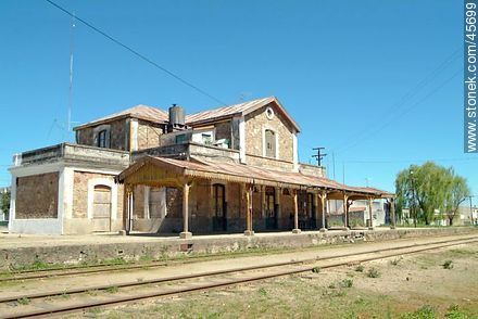 Estación de trenes de Pando - Departamento de Canelones - URUGUAY. Foto No. 45699