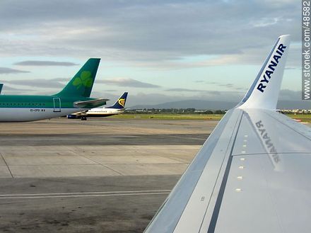 Aer Lingus and Ryanair - Ireland - BRITISH ISLANDS. Photo #48582