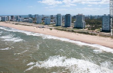 Playa brava y la Parada 8 - Punta del Este y balnearios cercanos - URUGUAY. Foto No. 51343