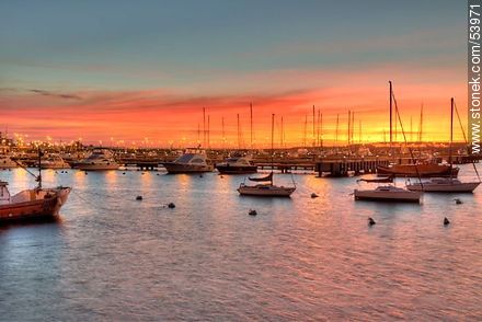 Colores del atardecer en el Puerto de Punta del Este - Punta del Este y balnearios cercanos - URUGUAY. Foto No. 53971