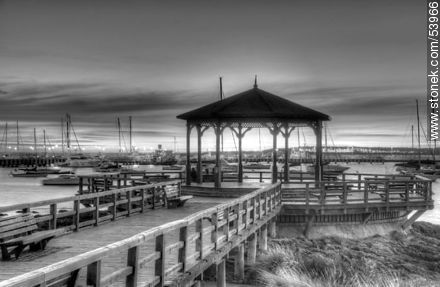 Glorieta y paseo para disfrutar de la vista del puerto de Punta del Este - Punta del Este y balnearios cercanos - URUGUAY. Foto No. 53966