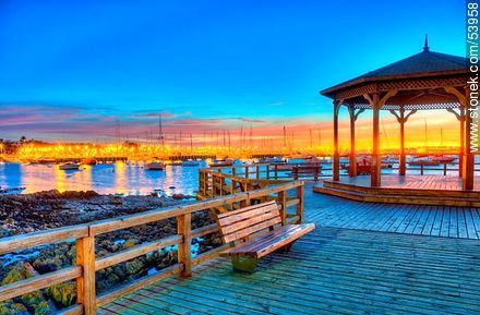 Glorieta y paseo para disfrutar de la vista del puerto de Punta del Este - Punta del Este y balnearios cercanos - URUGUAY. Foto No. 53958