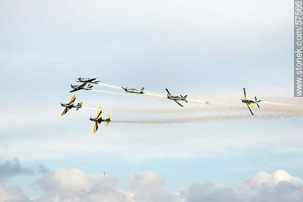 Aerobatics flight formation of the Brazilian Fumaça Escuadrilha Squadron with Embraer EMB 312 Tucano airplanes - Department of Montevideo - URUGUAY. Photo #57566