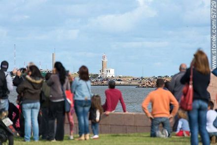 Punta Carretas Lighthouse among people - Department of Montevideo - URUGUAY. Photo #57729