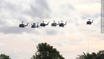 Grupo de helicópteros de la Fuerza Aérea Uruguaya. Iroquois UH-1H, Dauphin y Bell 212 - Departamento de Montevideo - URUGUAY. Foto No. 57714
