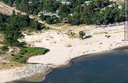 Playa de Pajas Blancas - Departamento de Montevideo - URUGUAY. Foto No. 58026