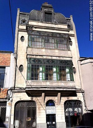 Second Church of Christ Scientist in Cerro Largo and Cuareim streets - Department of Montevideo - URUGUAY. Photo #60152