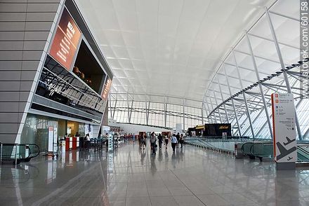 Primer piso del aeropuerto - Departamento de Canelones - URUGUAY. Foto No. 60158