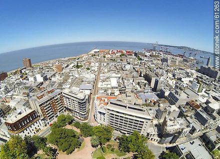 Foto aérea de la Plaza Zabala - Departamento de Montevideo - URUGUAY. Foto No. 61263