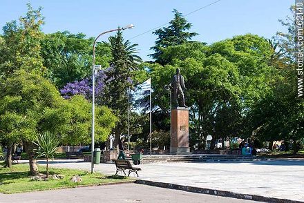 Plaza Artigas - Departamento de Canelones - URUGUAY. Foto No. 62140
