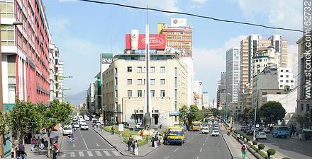 Obelisk in Plaza Camacho and 16 de Julio avenues - Bolivia - Others in SOUTH AMERICA. Photo #62732