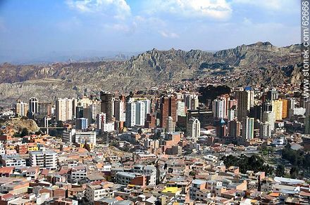 Aerial view of the capital from the viewpoint Killi Killi. Buildings and houses in the mountains - Bolivia - Others in SOUTH AMERICA. Photo #62666