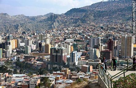 Vista aérea de la capital desde el mirador Killi Killi. Edificios y casas en las montañas - Bolivia - Otros AMÉRICA del SUR. Foto No. 62667