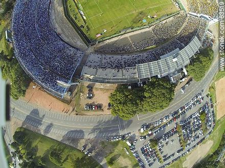 Estadio Centenario. 27 de abril de 2014. Foto cenital de las tribunas Colombes y América. Avenida Ricaldoni -  - URUGUAY. Foto No. 63519