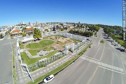Foto aérea de la rambla de Mercedes - Departamento de Soriano - URUGUAY. Foto No. 63727