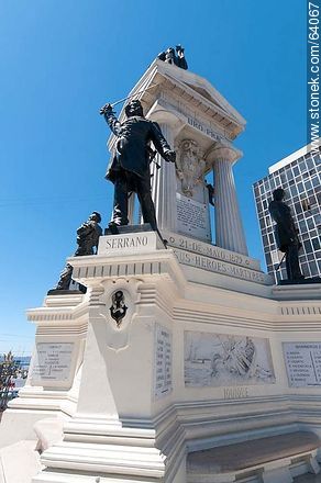 Monumento a los Héroes de Iquique. Bajorrelieve de Iquique - Chile - Otros AMÉRICA del SUR. Foto No. 64067