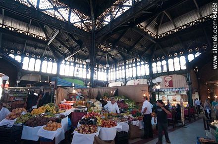 Offer of fruits and vegetables in the Central Market - Chile - Others in SOUTH AMERICA. Photo #64251