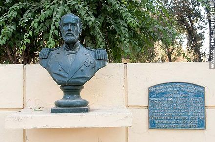 Bust of Commander Arturo Prat - Chile - Others in SOUTH AMERICA. Photo #64514
