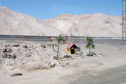 Animita en una curva muy peligrosa de ruta 11 - Chile - Otros AMÉRICA del SUR. Foto No. 65094