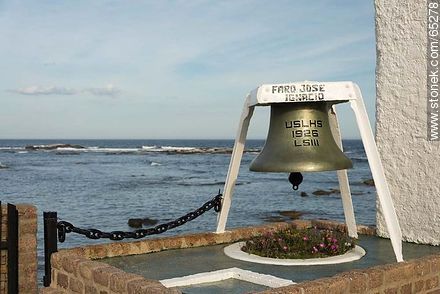 Bell at the base of the lighthouse in José Ignacio - Punta del Este and its near resorts - URUGUAY. Photo #65278