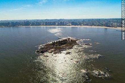 Foto aérea de la Isla de las Gaviotas - Departamento de Montevideo - URUGUAY. Foto No. 66135