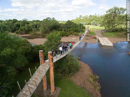 Vista aérea del puente sobre el arroyo Jabonería en Valle Edén - Departamento de Tacuarembó - URUGUAY. Foto No. 66567
