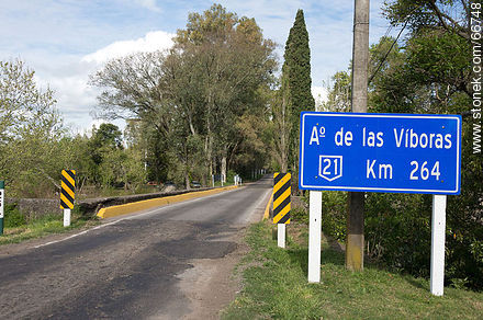 Puente en Ruta 21 sobre el arroyo de las Víboras - Departamento de Colonia - URUGUAY. Foto No. 66748
