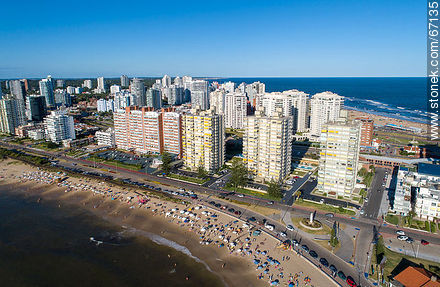 Vista aérea de la Parada 1 de playa Mansa - Punta del Este y balnearios cercanos - URUGUAY. Foto No. 67135