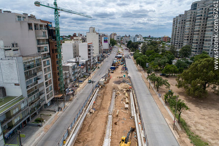 Vista aérea de la construcción del túnel de Av. Italia por debajo de las avenidas Ricaldoni y Centenario - Departamento de Montevideo - URUGUAY. Foto No. 67241