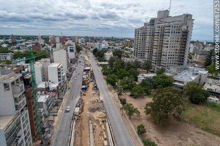 Vista aérea de la construcción del túnel de Av. Italia por debajo de las avenidas Ricaldoni y Centenario - Departamento de Montevideo - URUGUAY. Foto No. 67253