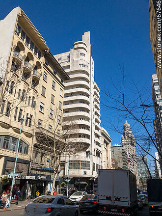 18 de Julio Avenue. Palacio Lapido and Palacio Salvo - Department of Montevideo - URUGUAY. Photo #67646